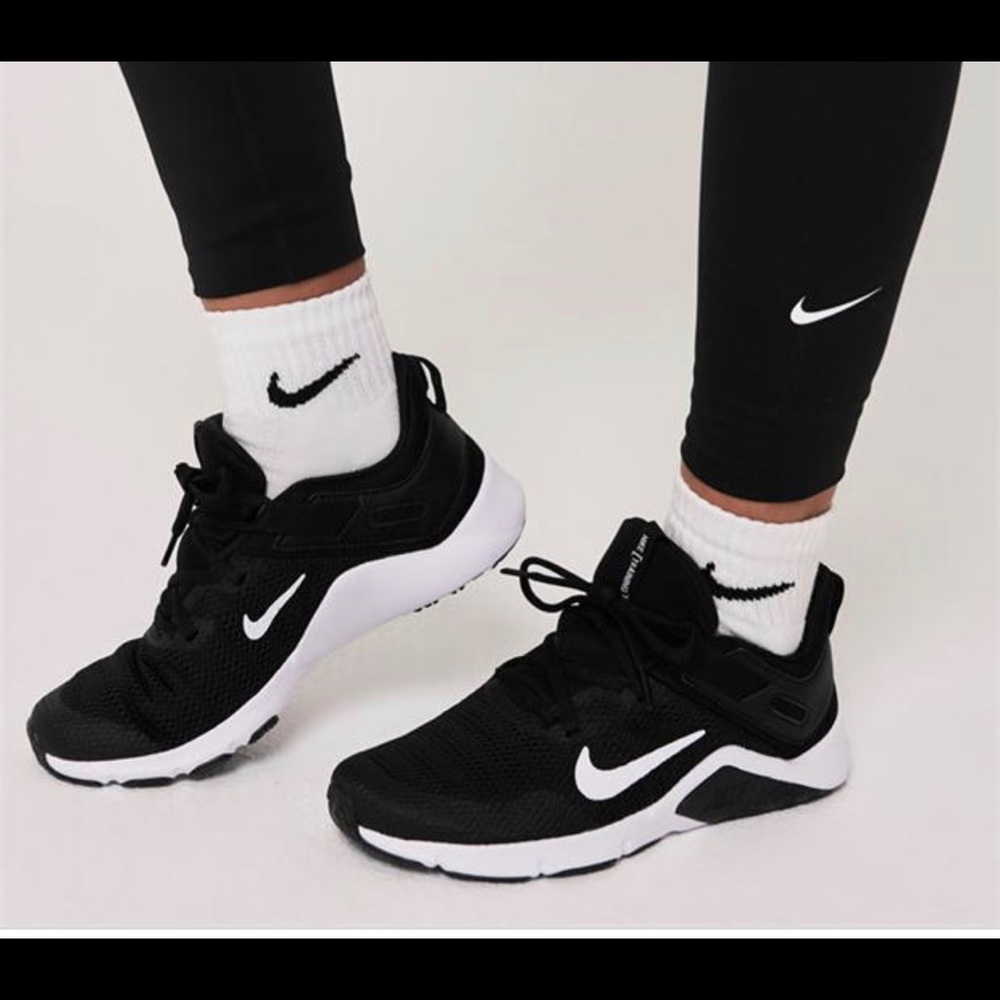 Nike Legend Essential Women's
